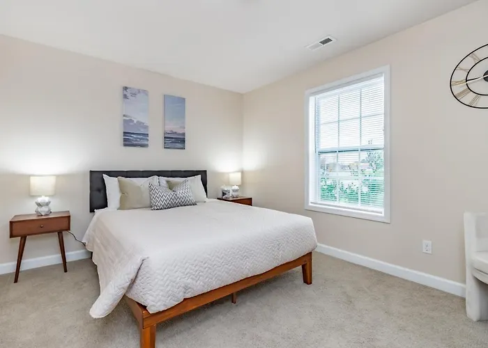 Contemporary Stay In Central Peoria